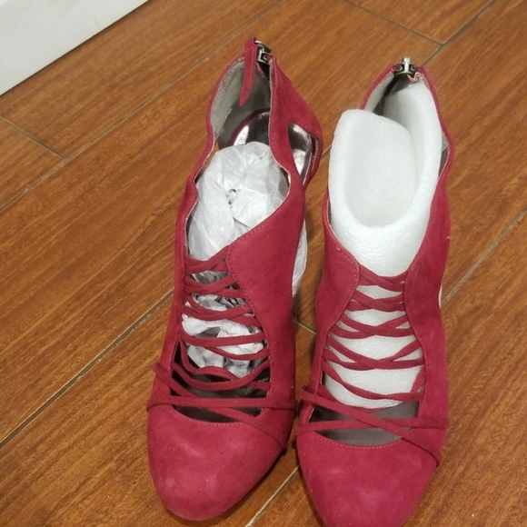 Red heel - Picture 1 of 4